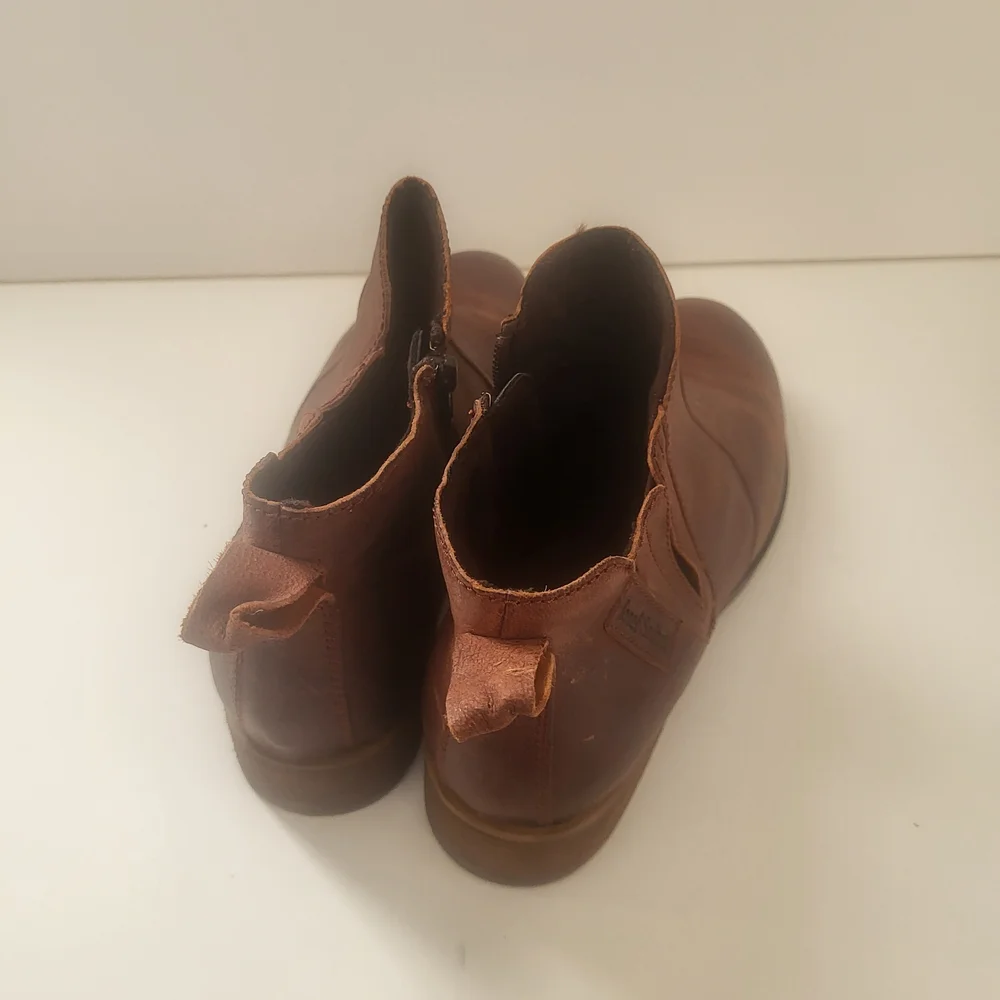 Josef Seibel elegant brown